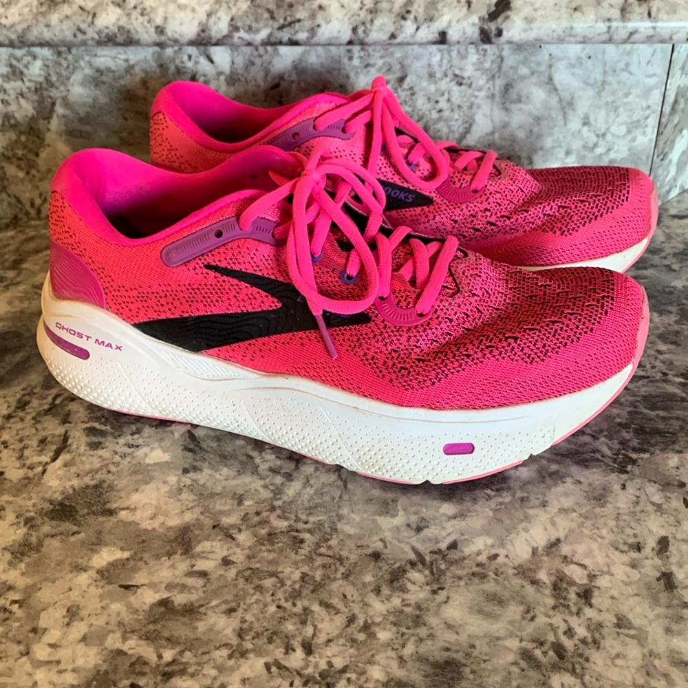Brooks Ghost Max - hot pink